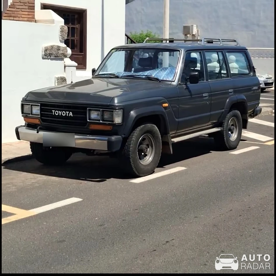 Toyota Land Cruiser J80 spotted in Málaga
