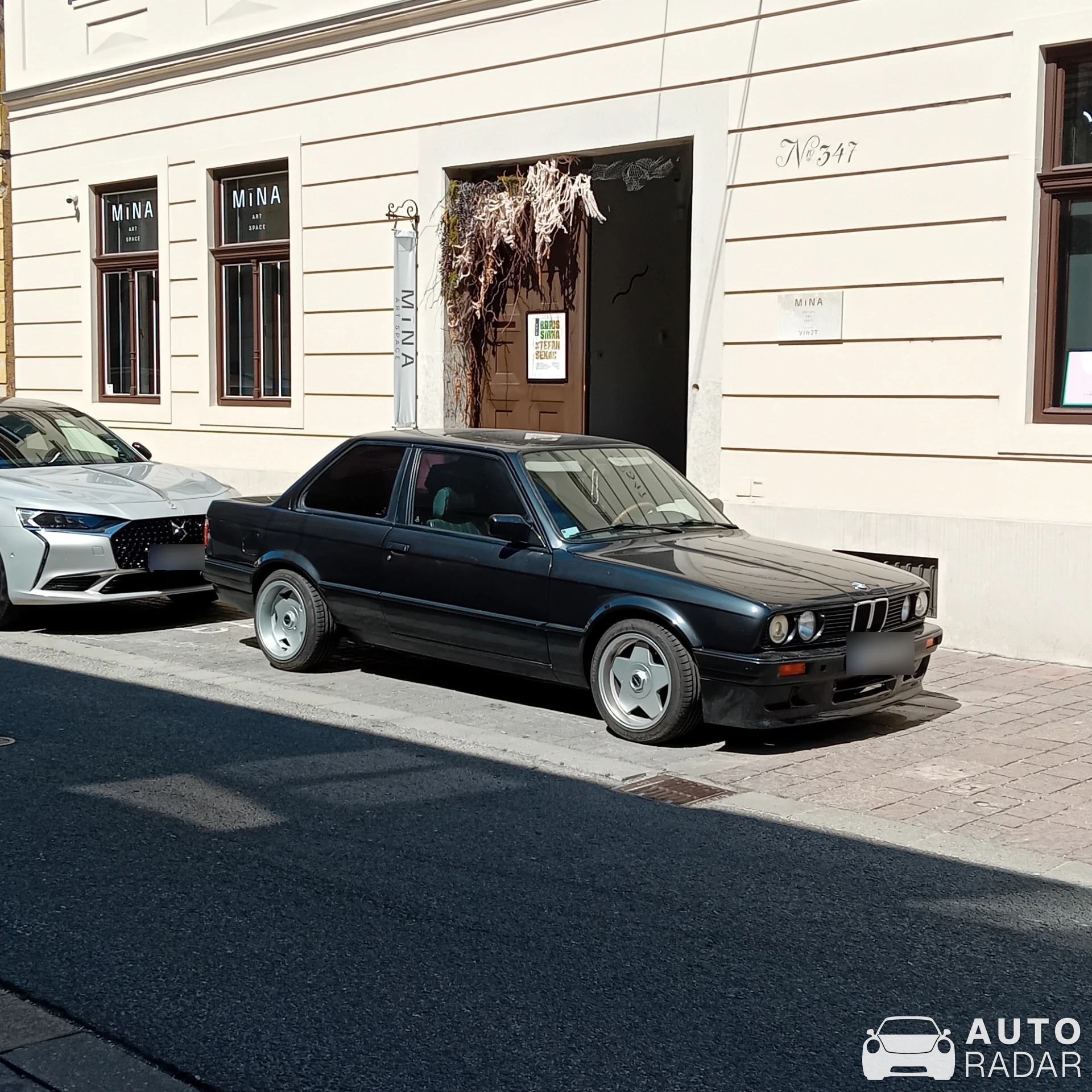 BMW 3 Series E30 Coupé spotted in Košice