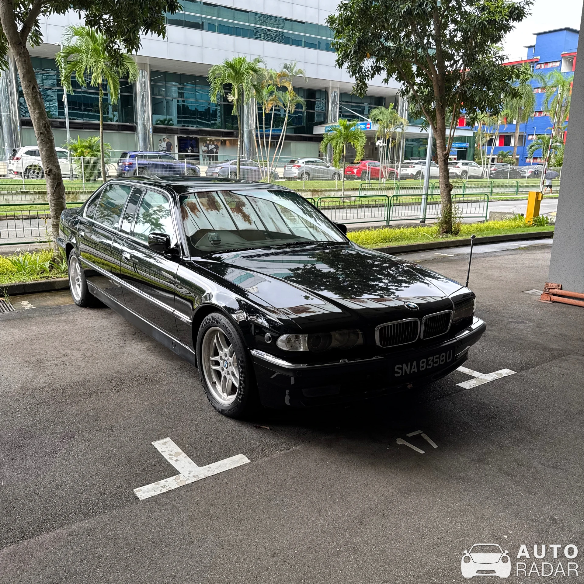 BMW 7 Series spotted in Singapore