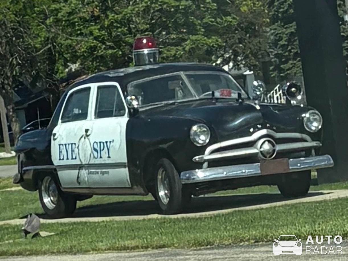Ford De Luxe spotted in Fraser