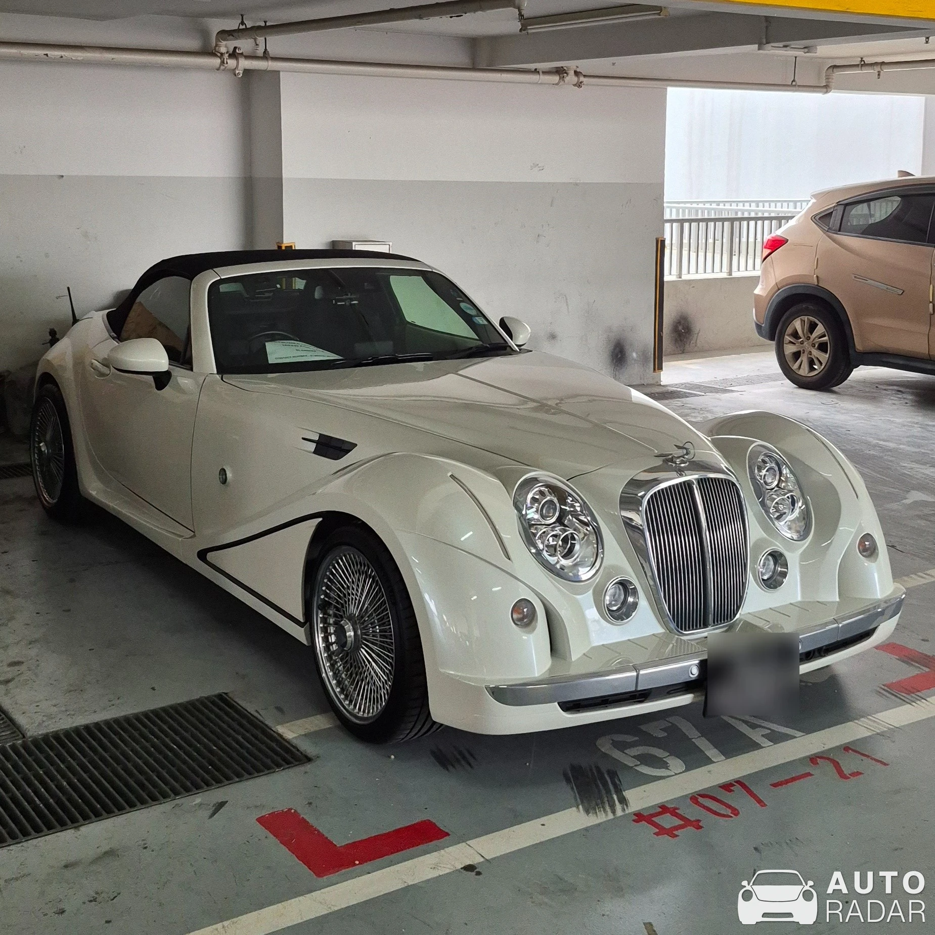 Mitsuoka Himiko spotted in Singapore