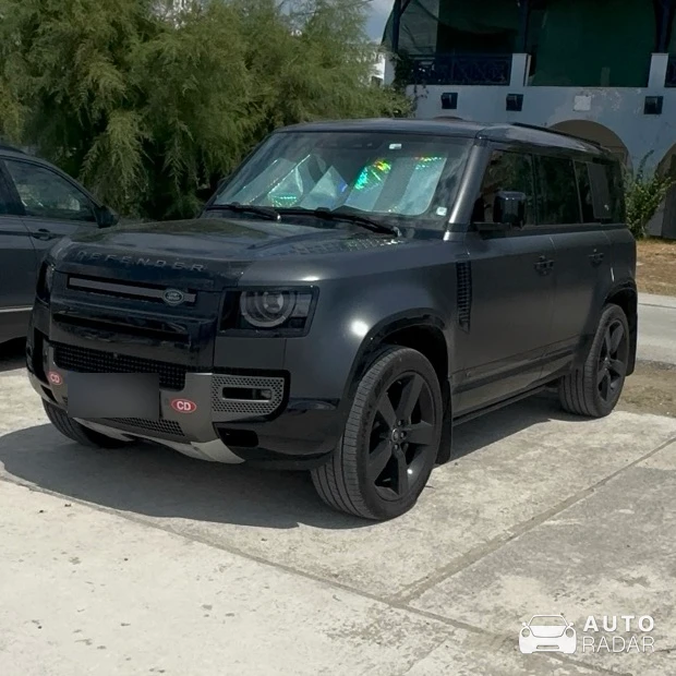 Land Rover Defender 110 spotted in Nikiti