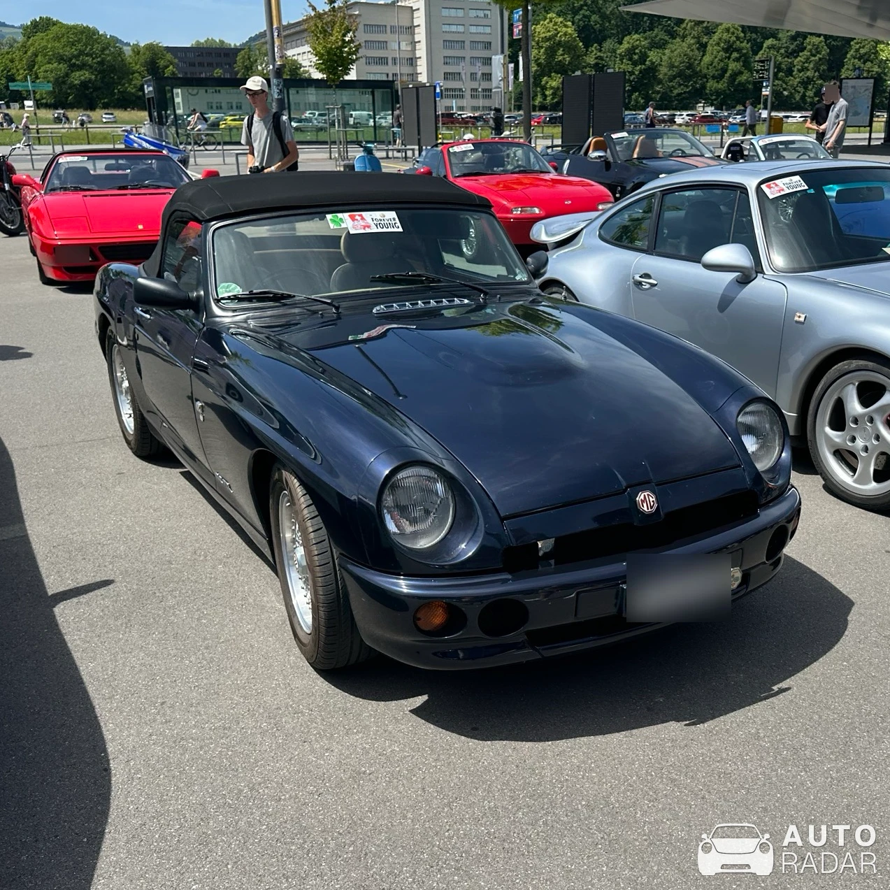 MG RV8 spotted in Luzern