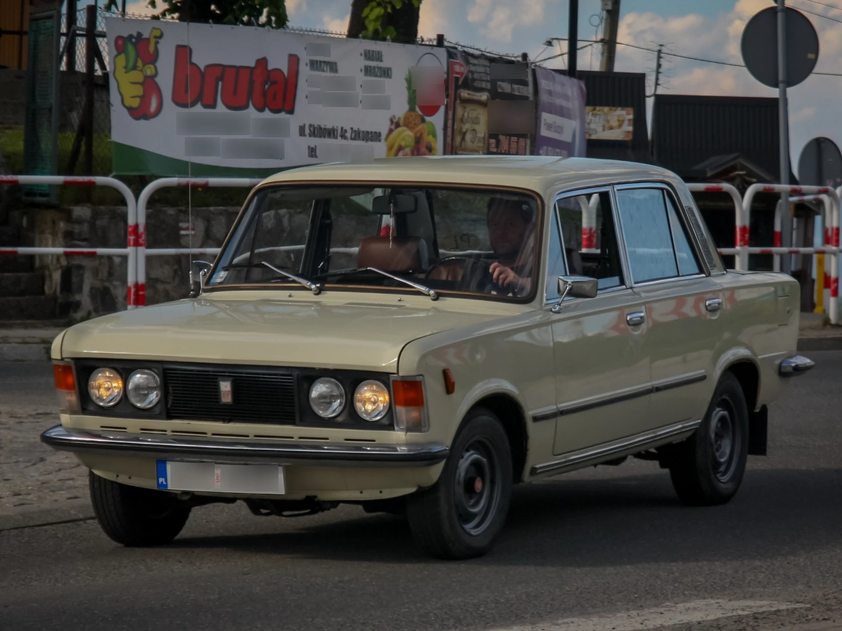 Fiat 125p spotted in Bukowina Tatrzańska, Polska