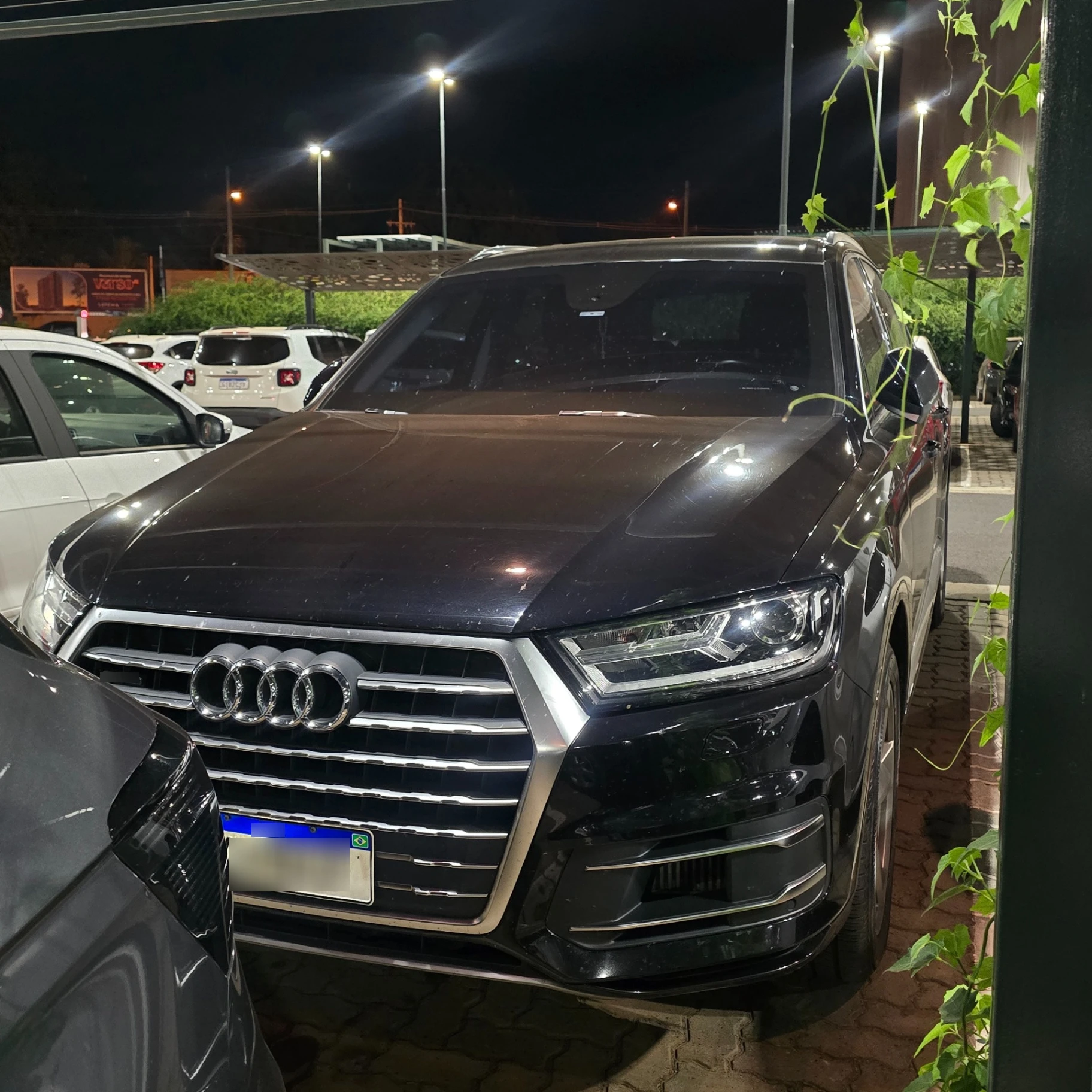 Audi Q7 2015 spotted in Residencial Eco Village I, Brazil