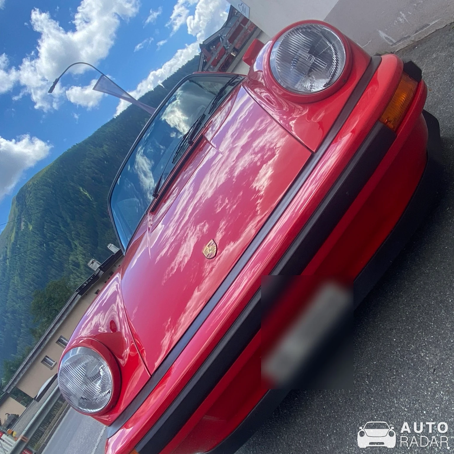 Porsche 911 Carrera 2.7 spotted in Davos Platz