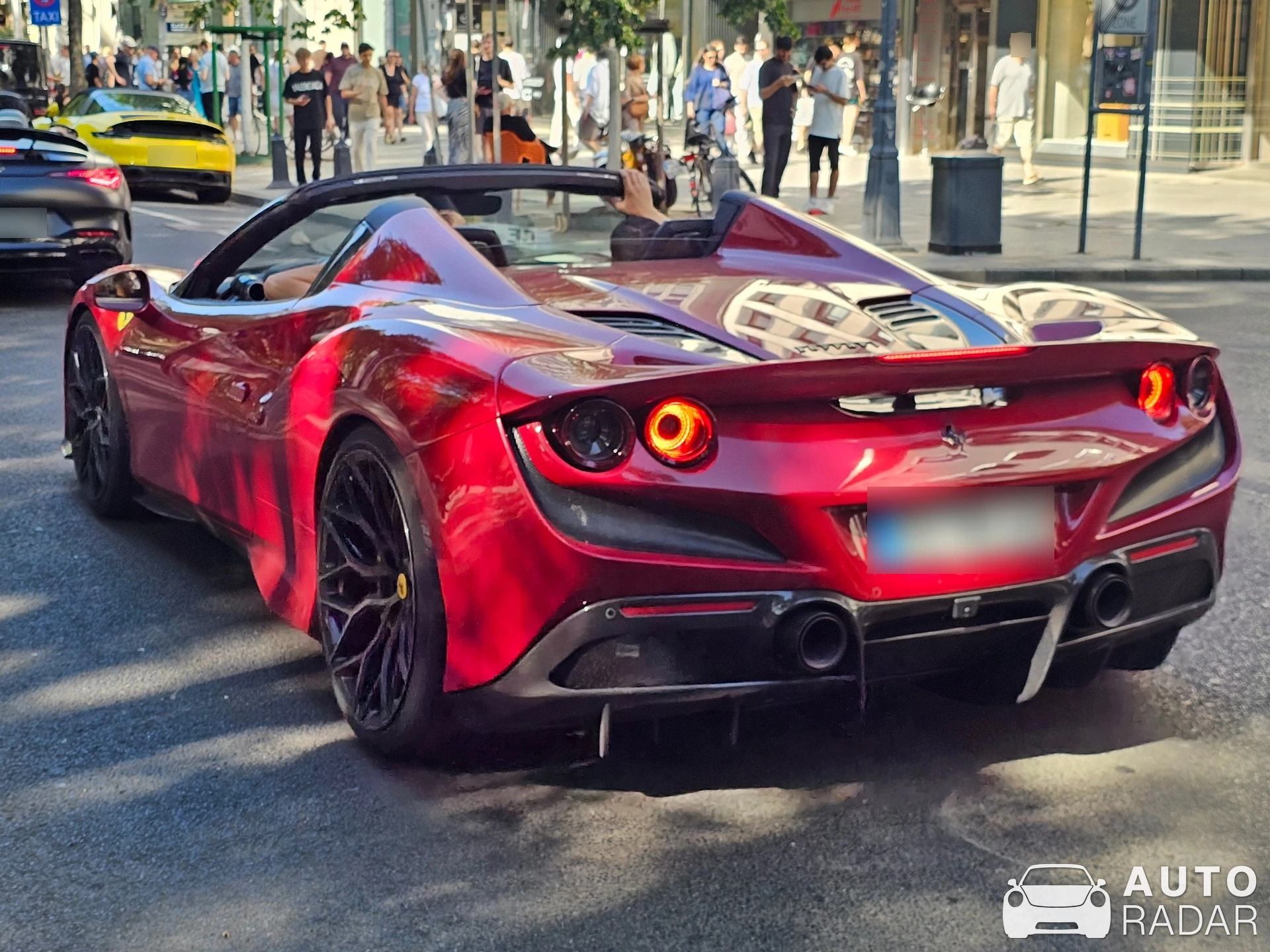Ferrari F8 spotted in Düsseldorf