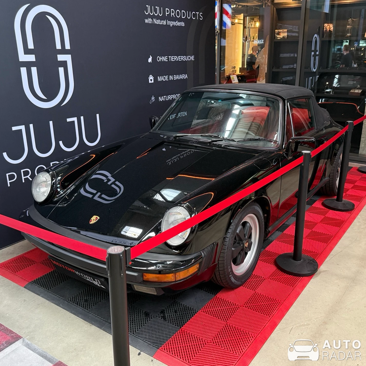 Porsche 911 Carrera 3.2 Cabriolet spotted in München