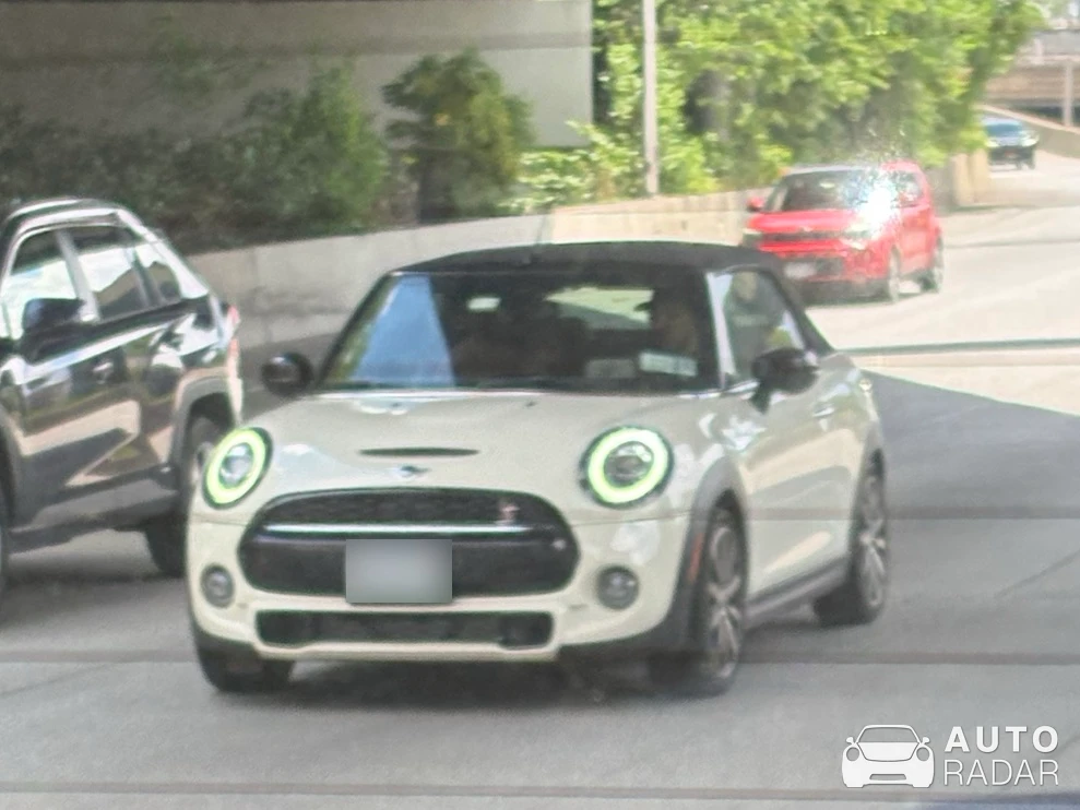 Mini F67 Cooper Convertible spotted in New York