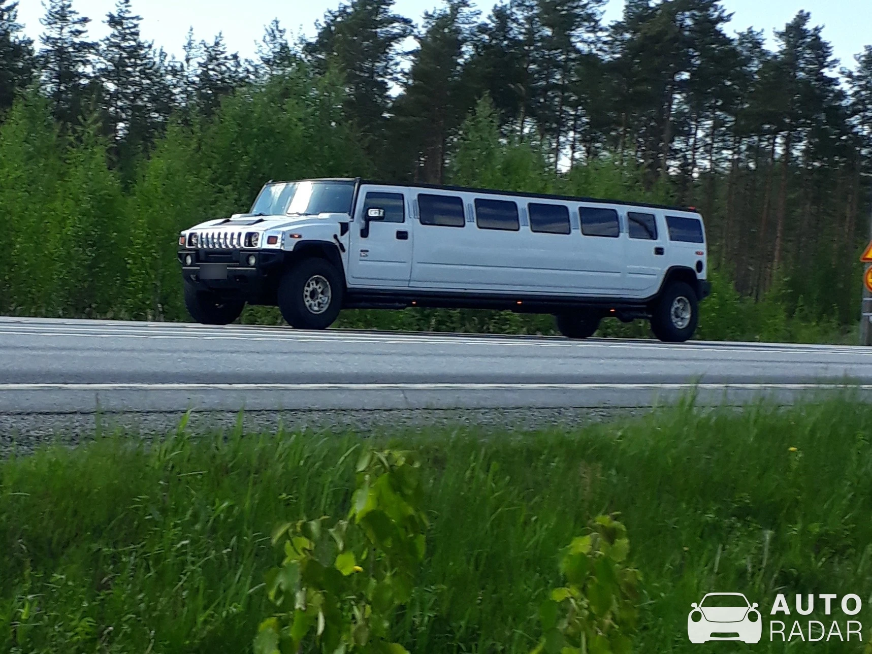Hummer H2 Limousine spotted in Leivonmäki