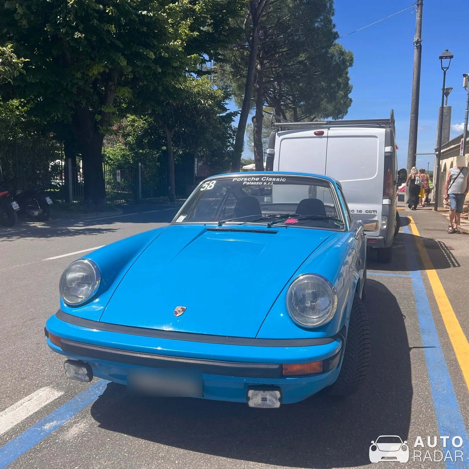 Porsche 911 Targa 2.4 S spotted in Lazise