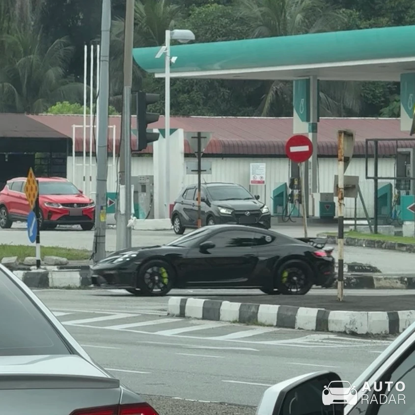Porsche 718 Cayman GT4 RS spotted in Ipoh