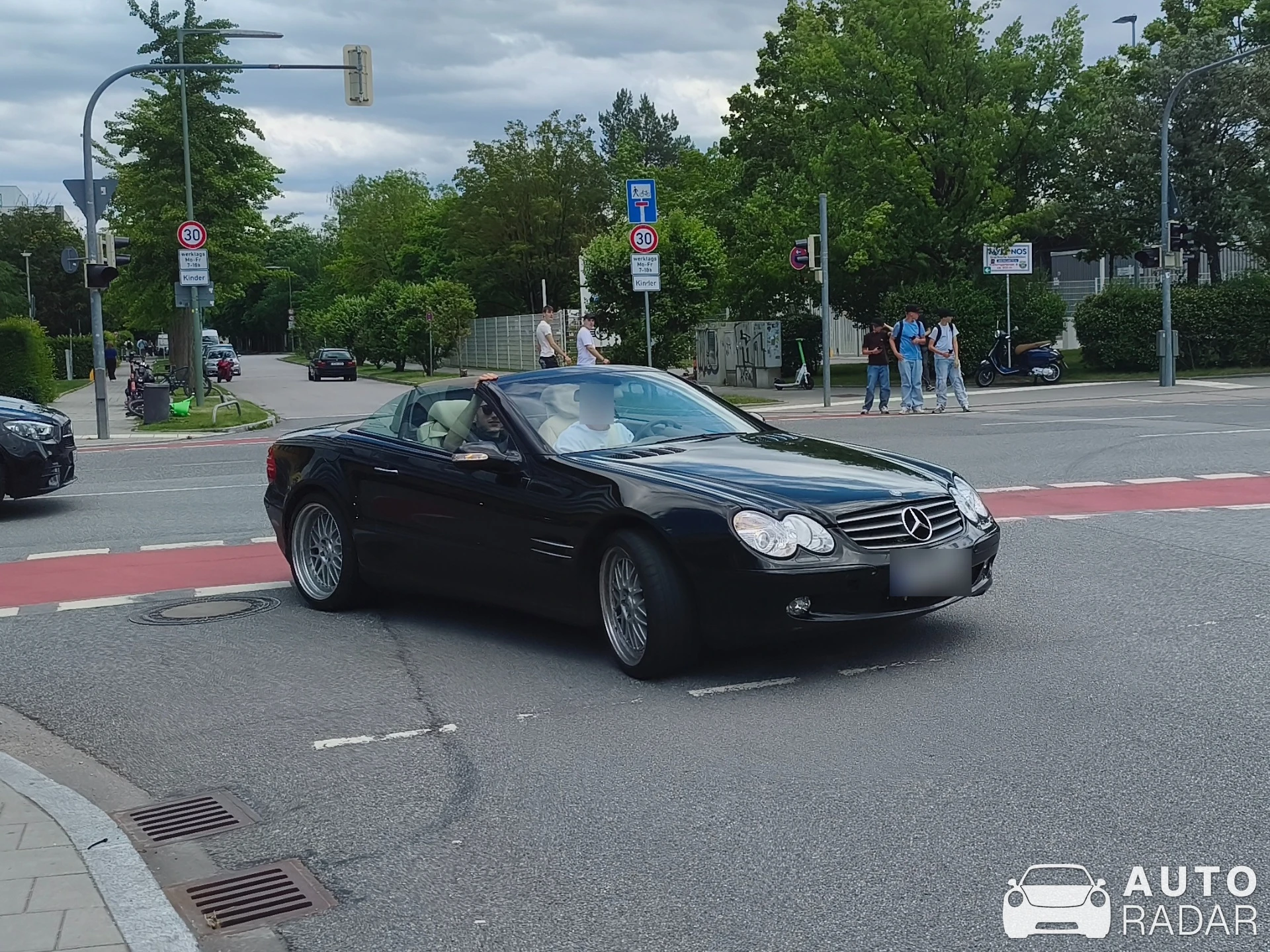 Mercedes-Benz SL 500 R230 spotted in München