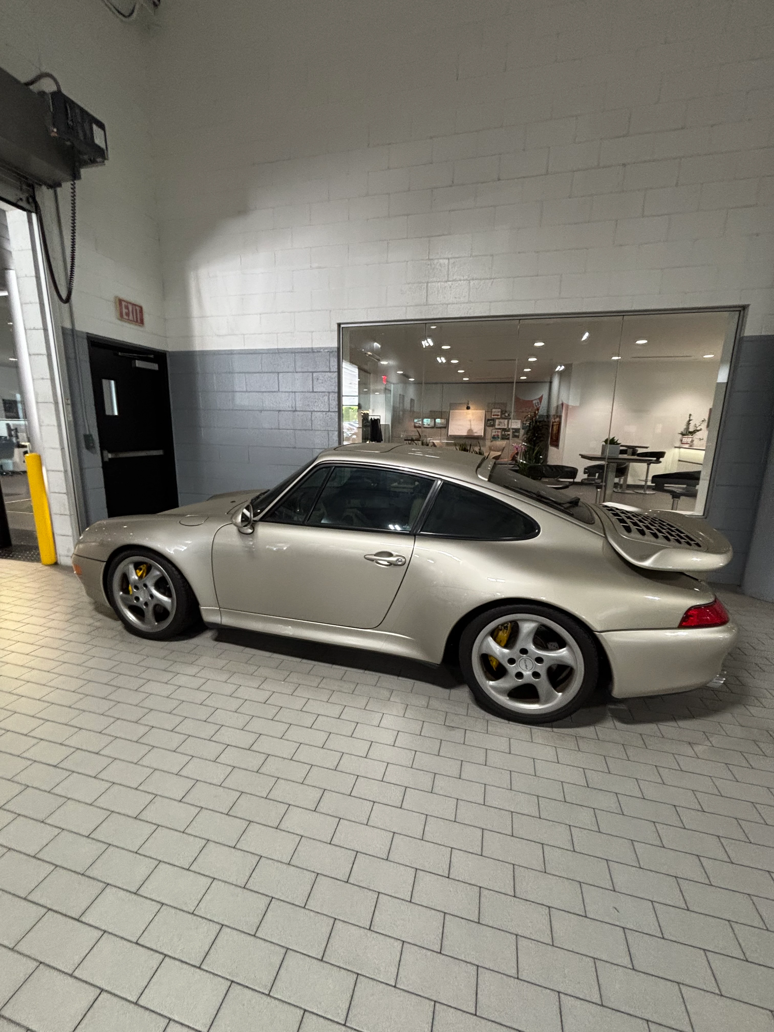 Porsche 993 Turbo S spotted in Hawthorne