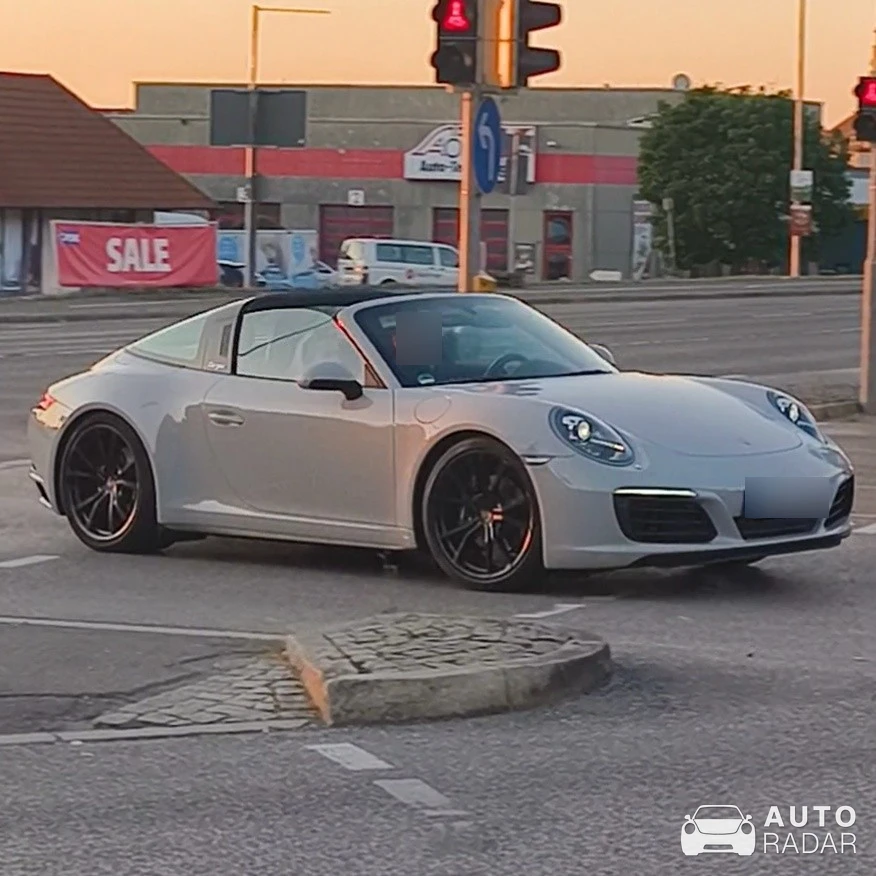 Porsche 911 Targa spotted in Friedrichshafen