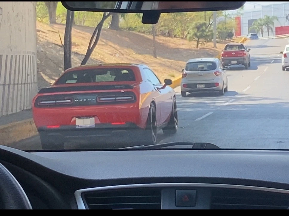 Dodge Challenger hellcat 2020 spotted in Zapopan, México