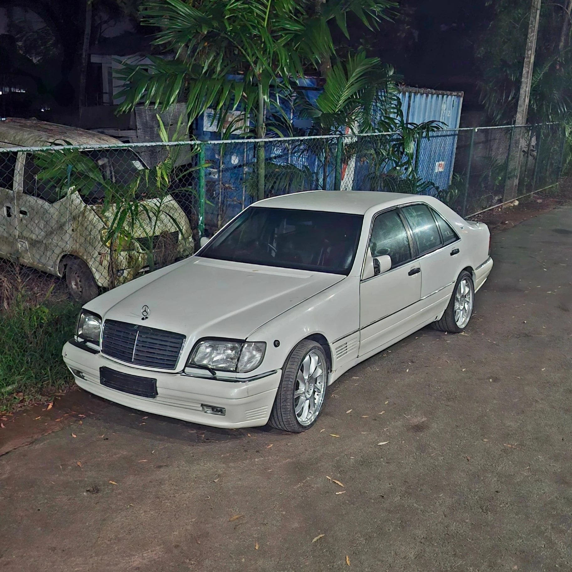 Mercedes-Benz S 600 Pullman spotted in Nugegoda, Sri Lanka