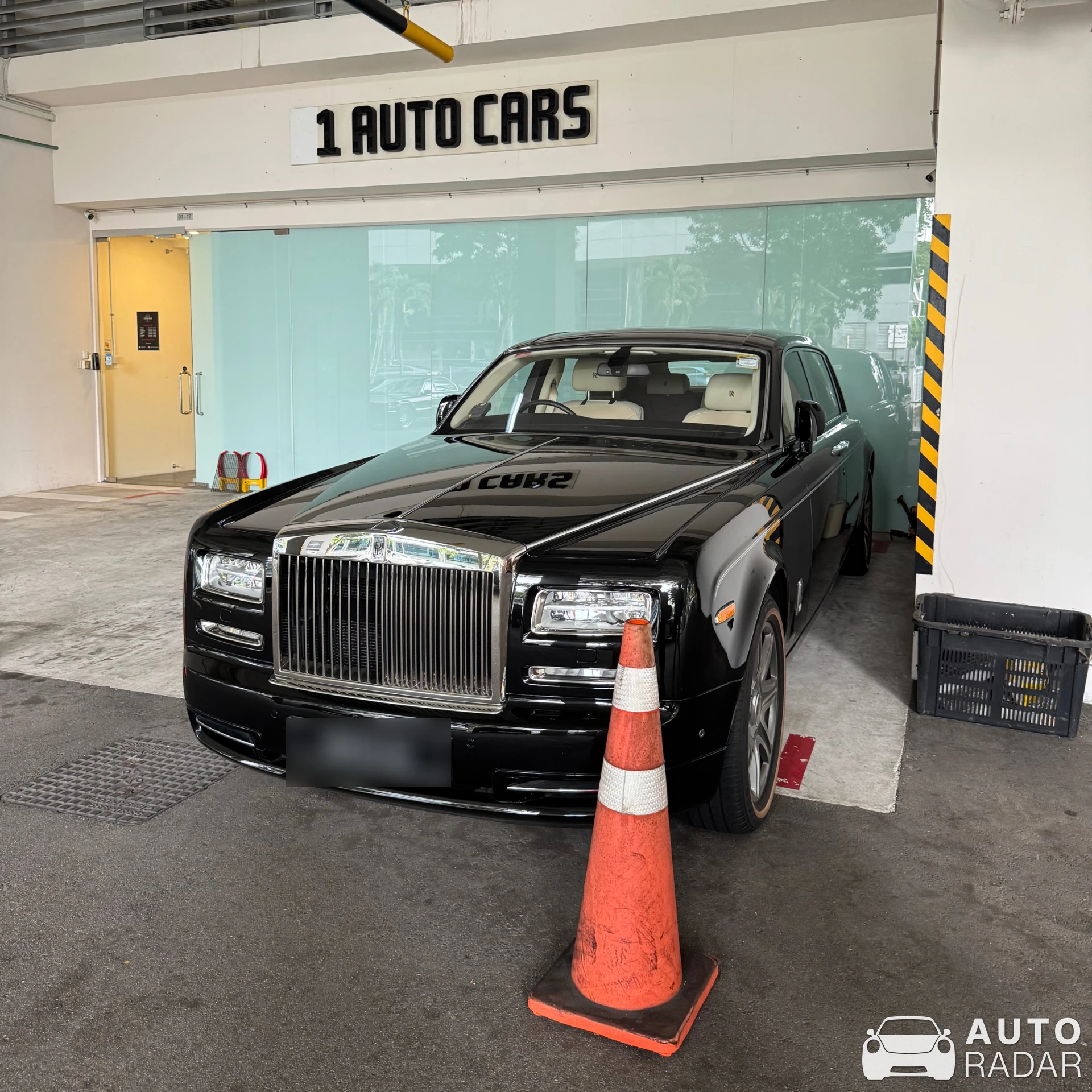 Rolls-Royce Phantom VII spotted in Singapore