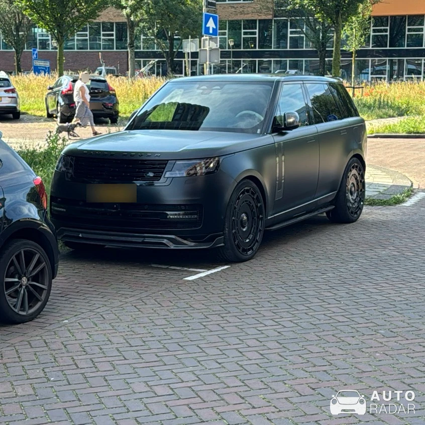 Land Rover Range Rover spotted in Haarlem