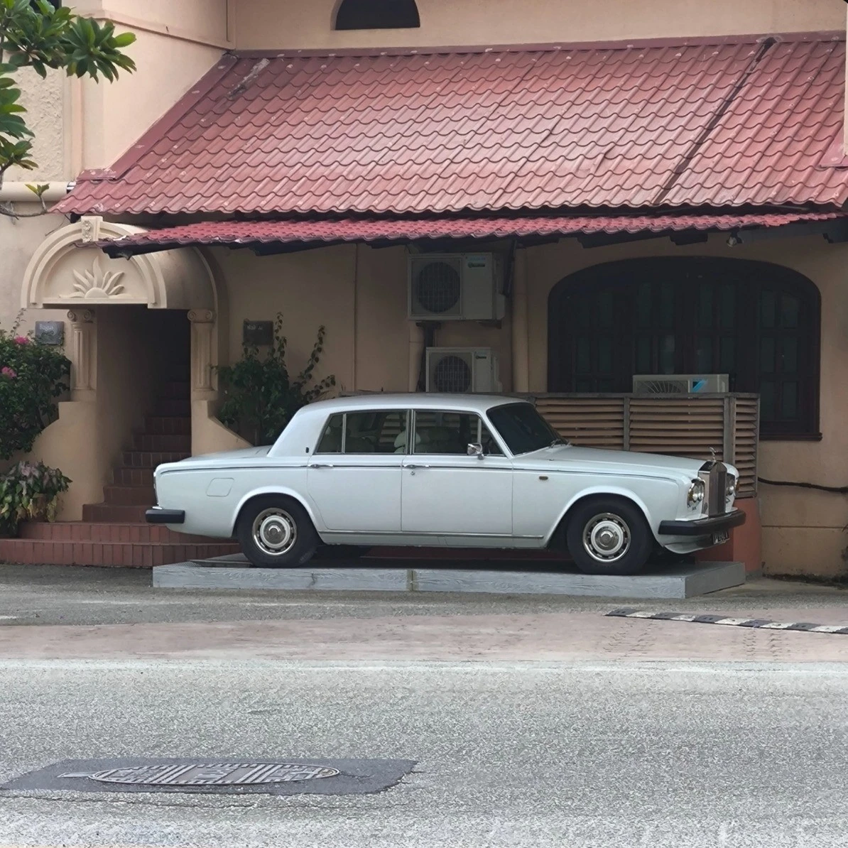 Rolls-Royce Silver Shadow spotted in Langkawi, Malaysia