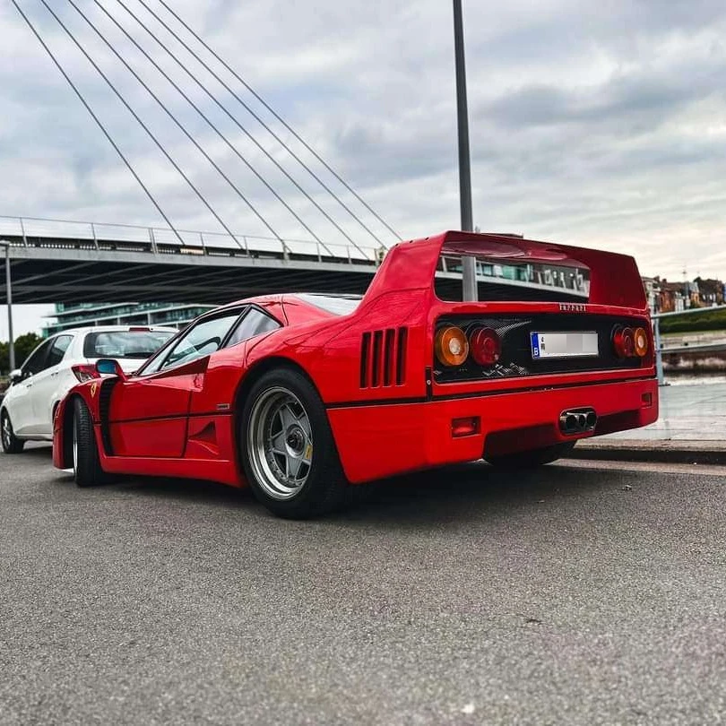 Ferrari F40 spotted in Kortrijk, België
