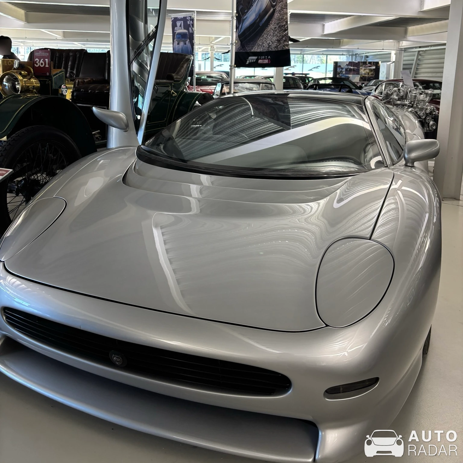 Jaguar XJ220 spotted in Warwick