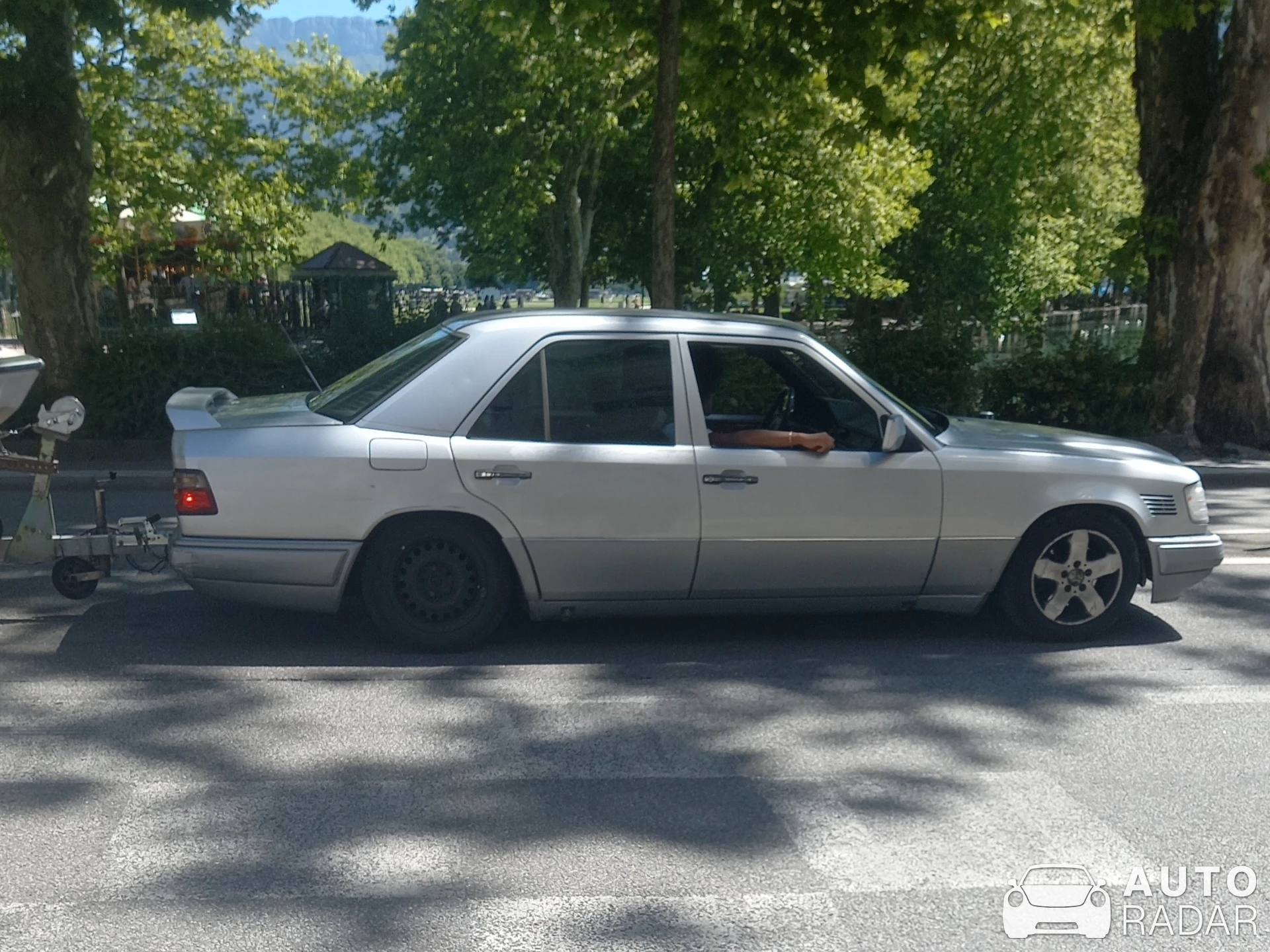 Mercedes-Benz 230 S spotted in Annecy