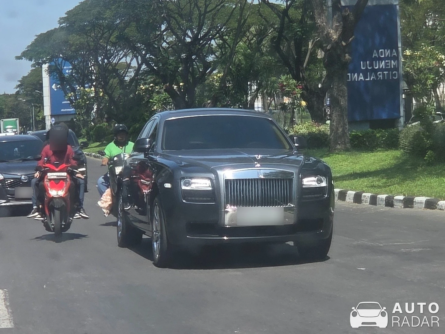 Rolls-Royce Ghost spotted in Surabaya