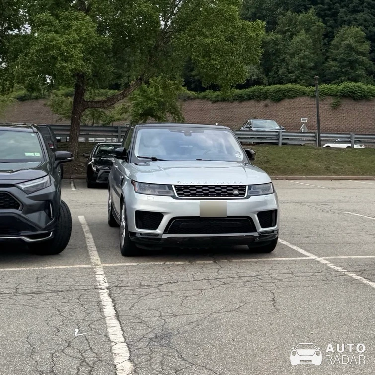 Land Rover Range Rover Sport spotted in Woodbury