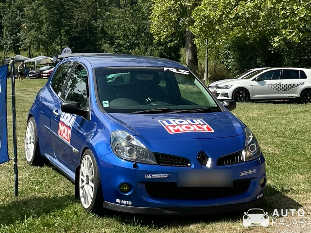 Renault Clio RS spotted in Salonnes