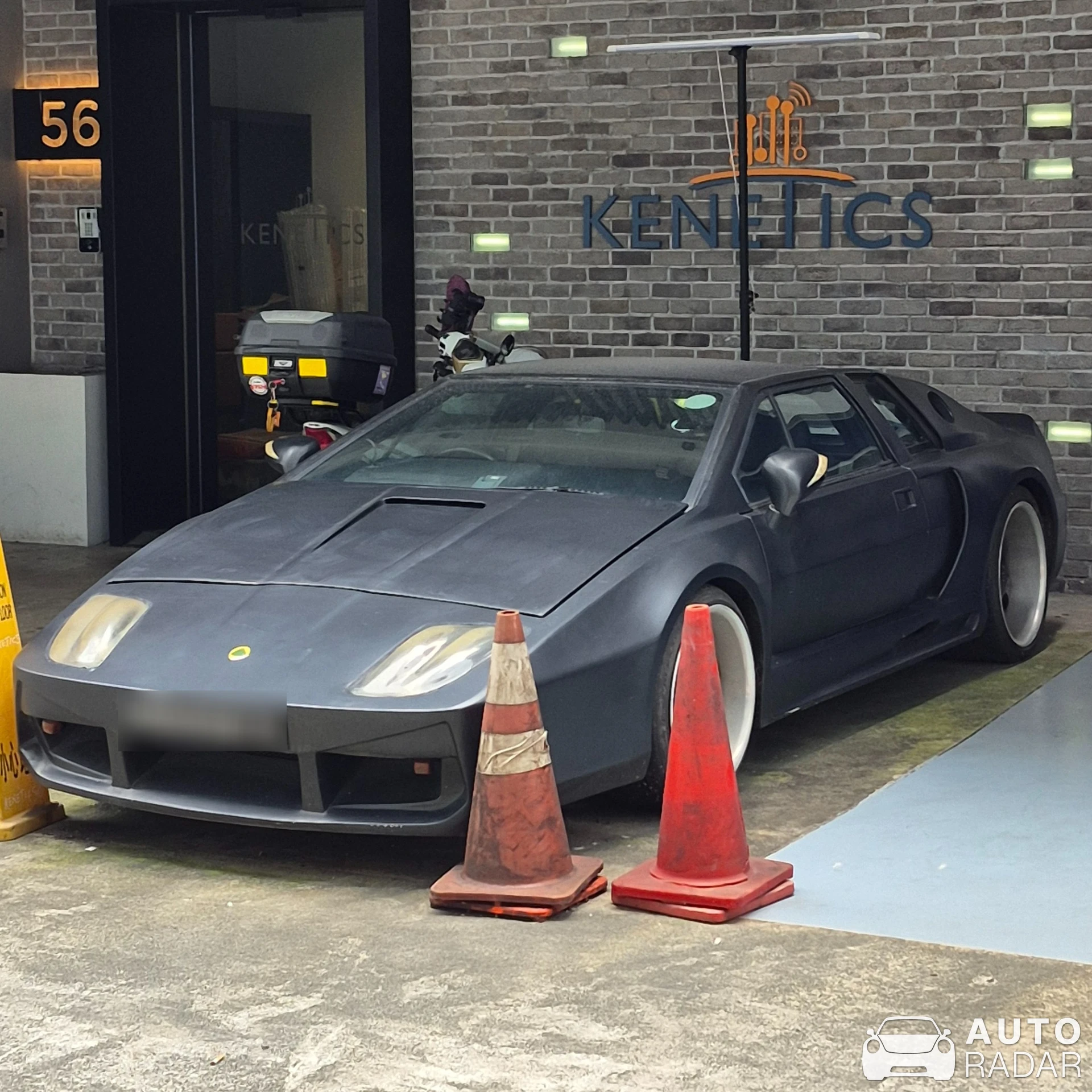 Lotus Esprit Turbo spotted in Singapore