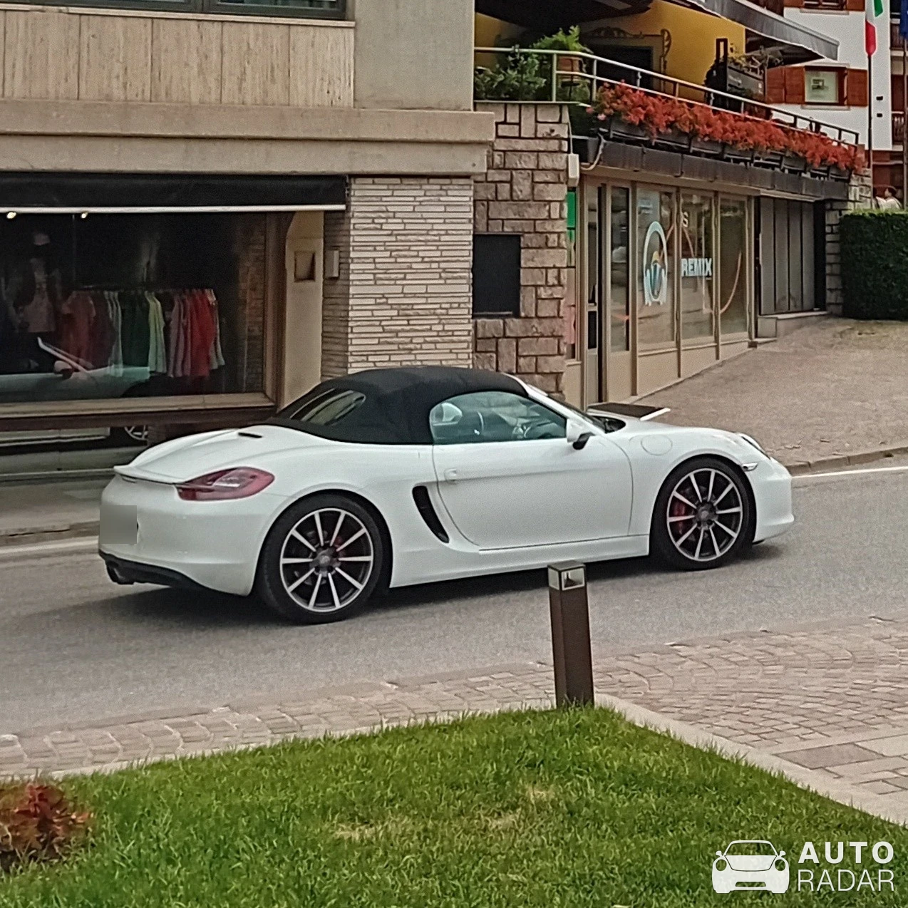 Porsche 981 Boxster spotted in Cortina d'Ampezzo