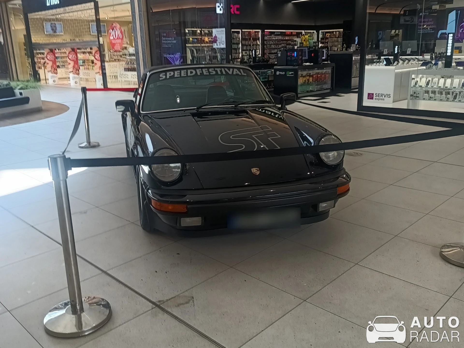 Porsche 964 Carrera spotted in Lučany nad Nisou