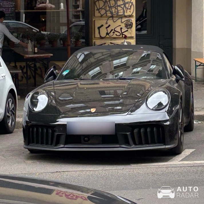 Porsche 992 Carrera Cabriolet MkII spotted in Berliini