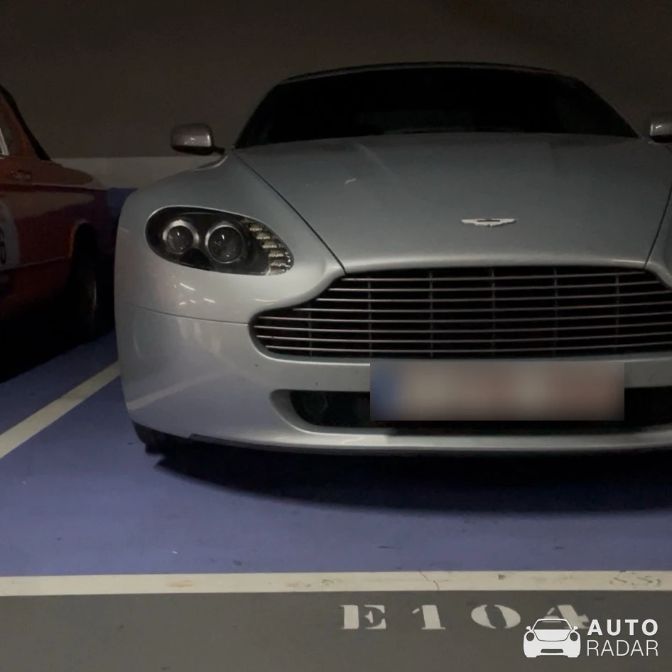 Aston Martin V8 Vantage spotted in Logroño