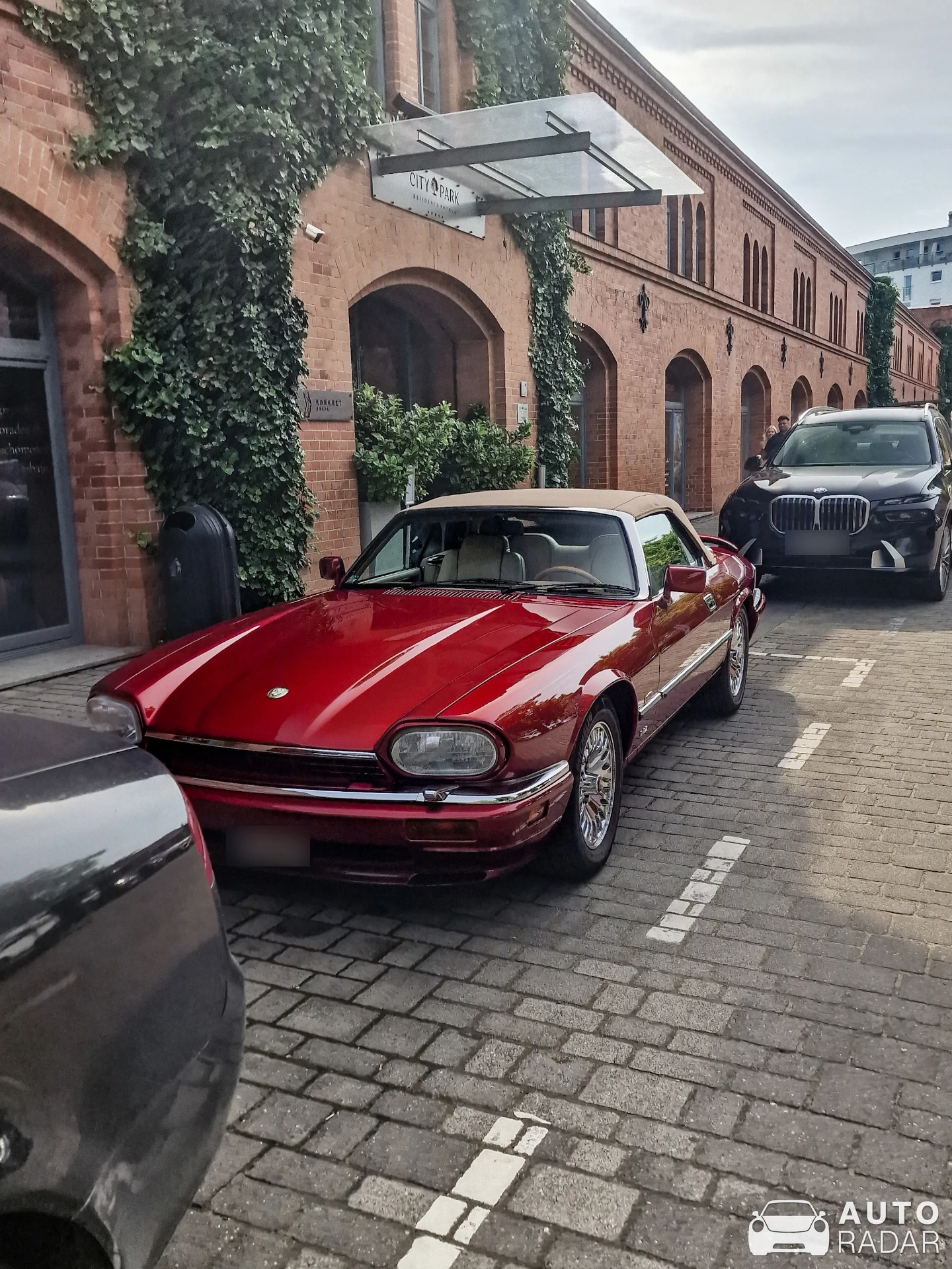 Jaguar XJS V12 spotted in Poznań