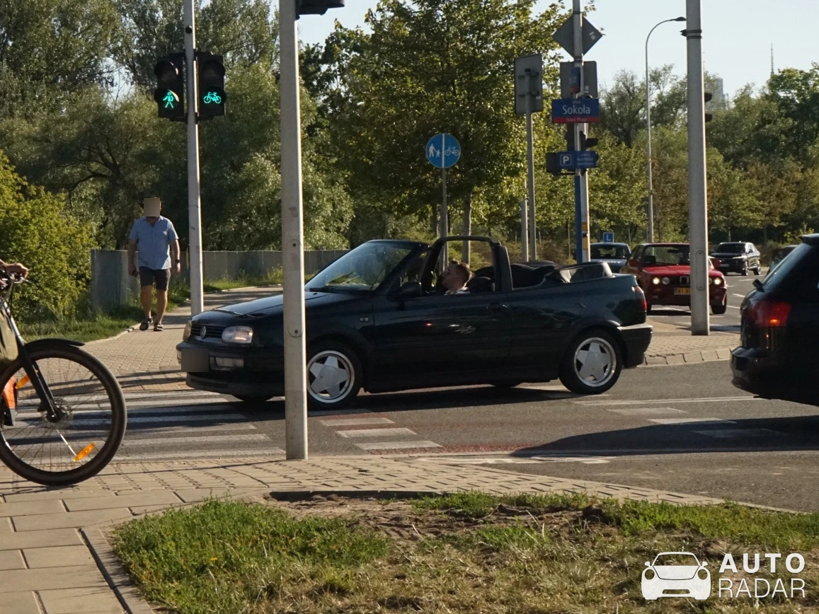 Volkswagen Golf MkIII Cabriolet spotted in Varsova