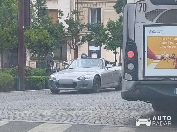 Honda S2000 spotted in Neuilly-sur-Seine