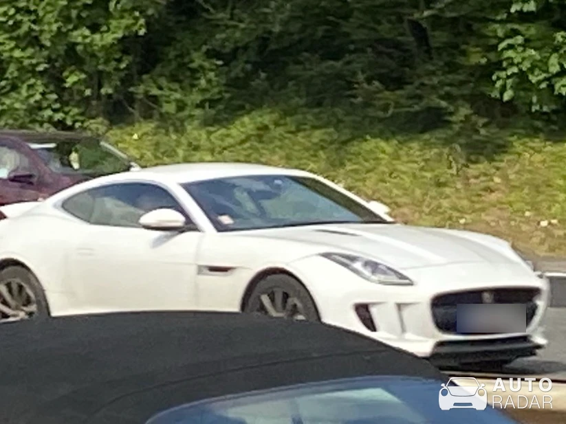 Jaguar F-Type Coupé 2017 spotted in Basingstoke