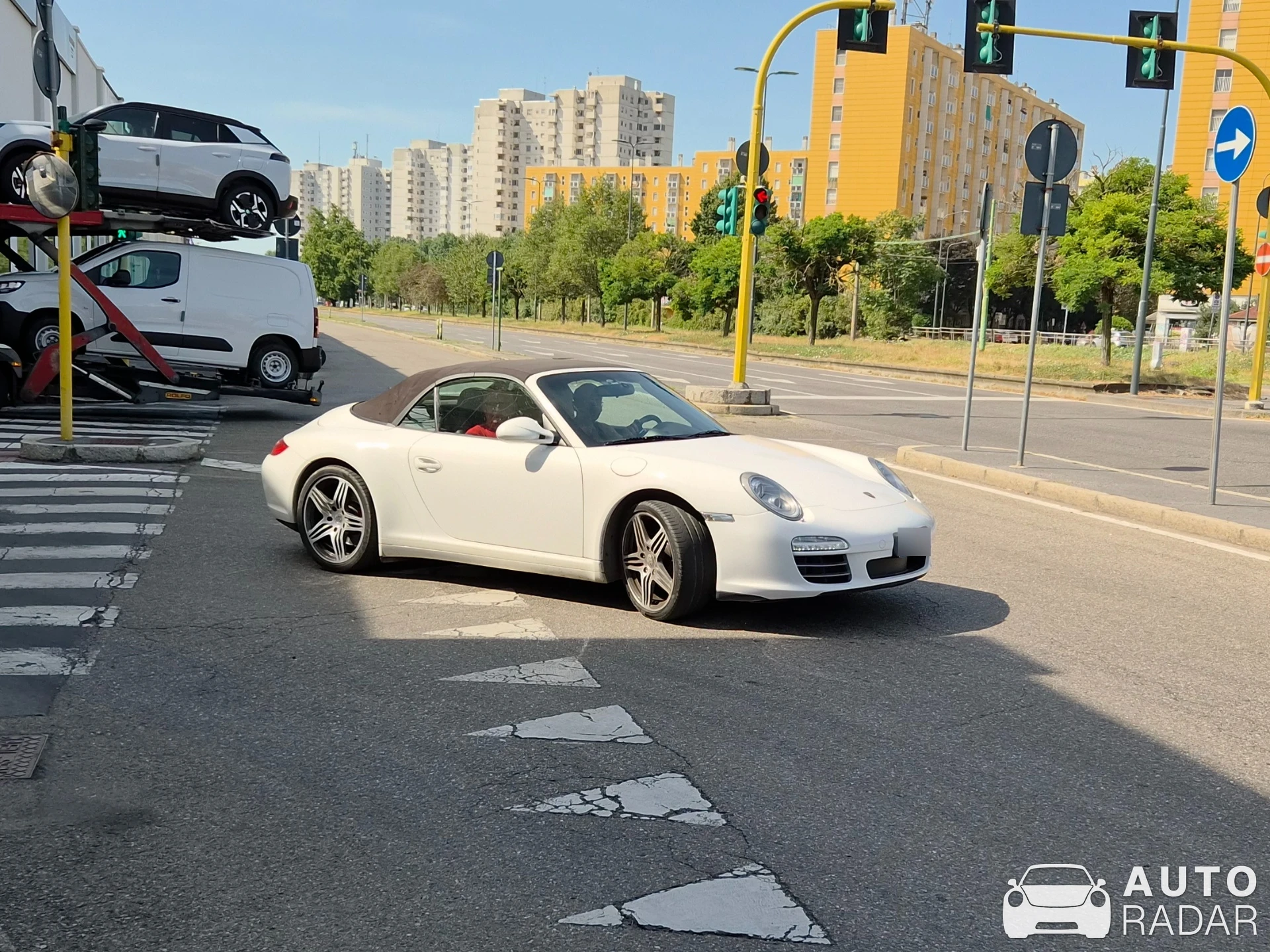 Porsche 997 Carrera 4S spotted in Milano