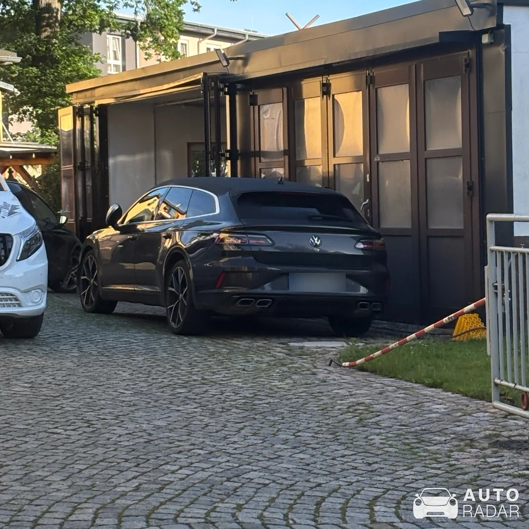 Volkswagen Arteon R Shooting Brake spotted in Zwönitz