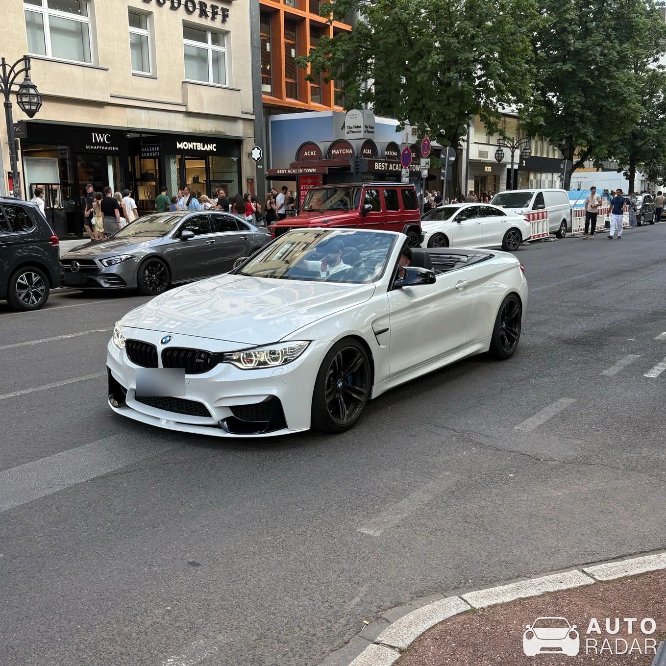 BMW M4 F83 Convertible spotted in Düsseldorf