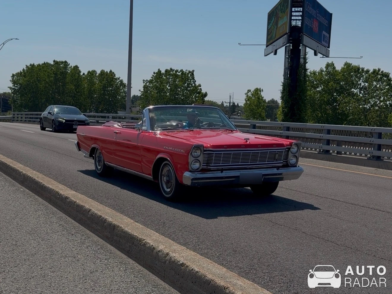 Ford Galaxie spotted in Terrebonne