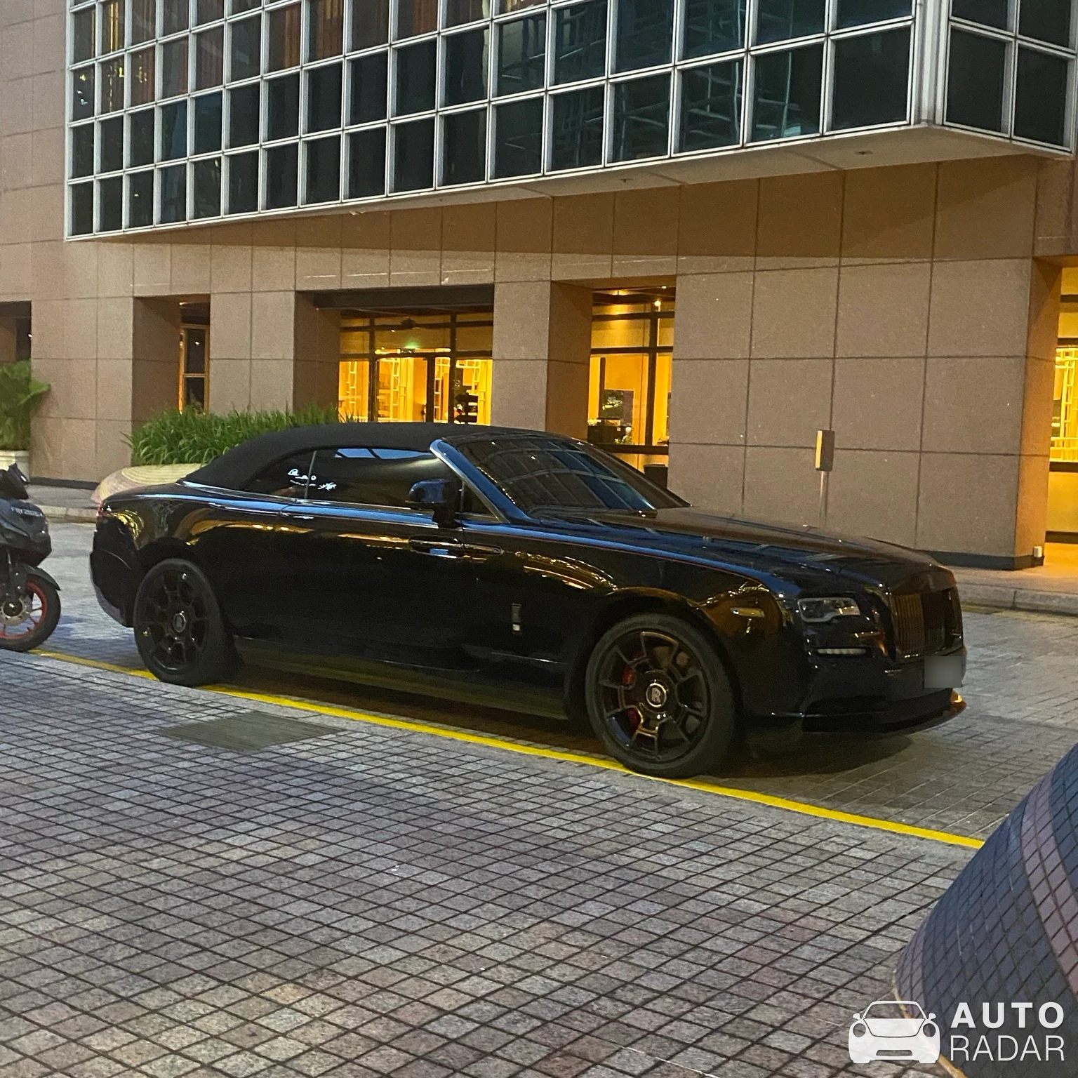 Rolls-Royce Dawn Black Badge spotted in Singapore