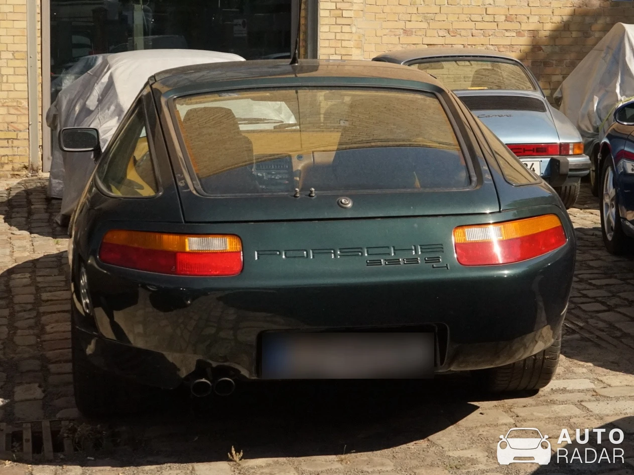 Porsche 928 S4 spotted in Berliini