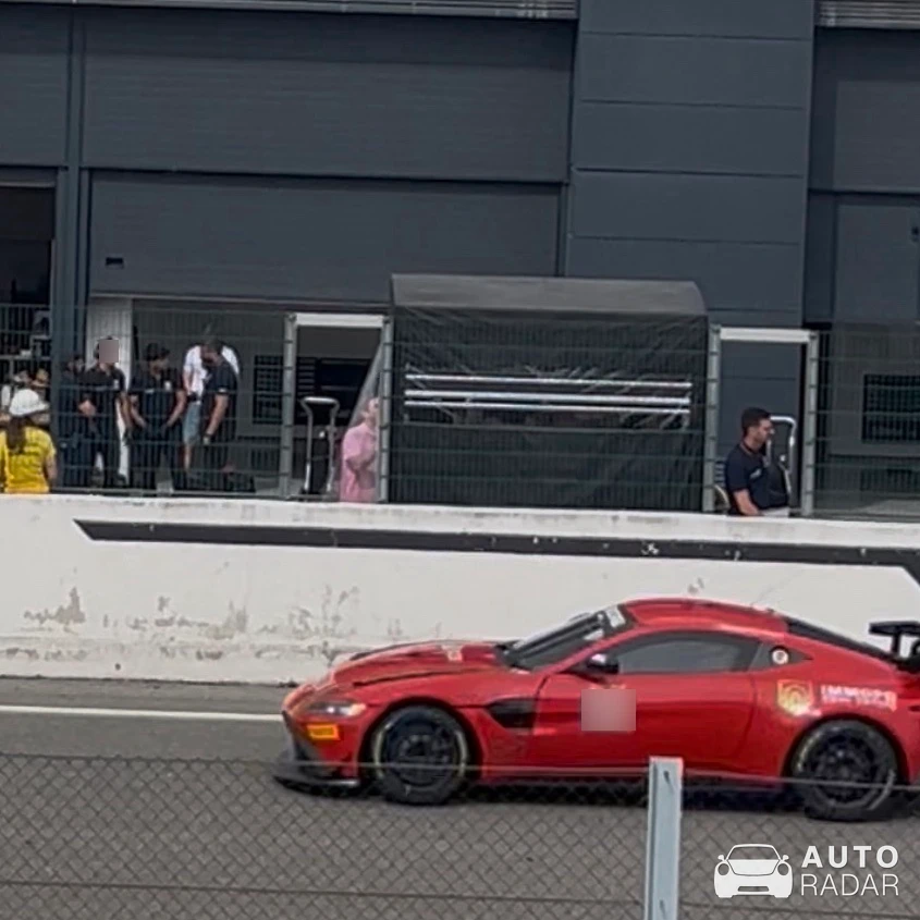 Aston Martin V8 Vantage GT4 spotted in San Sebastián de los Reyes