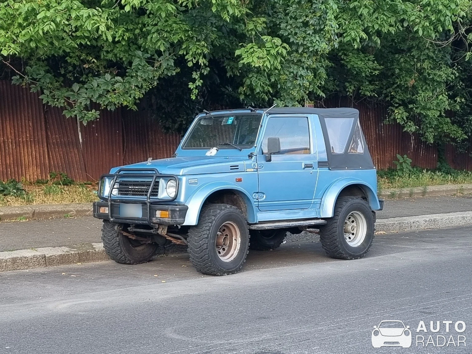 Suzuki Samurai spotted in Milano