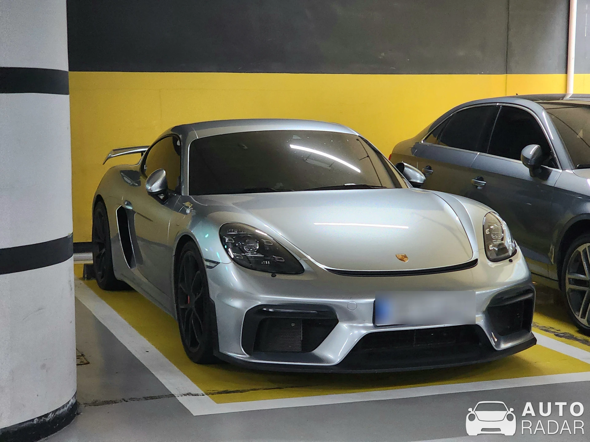 Porsche 718 Cayman GT4 spotted in Daejeon