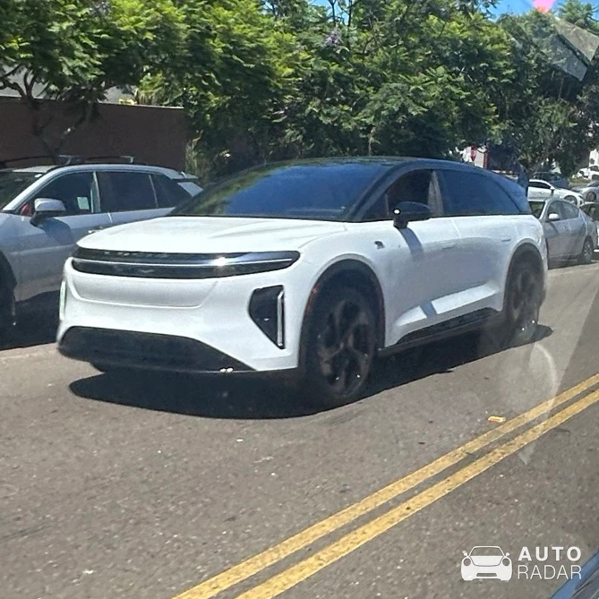 Lucid Gravity spotted in San Diego