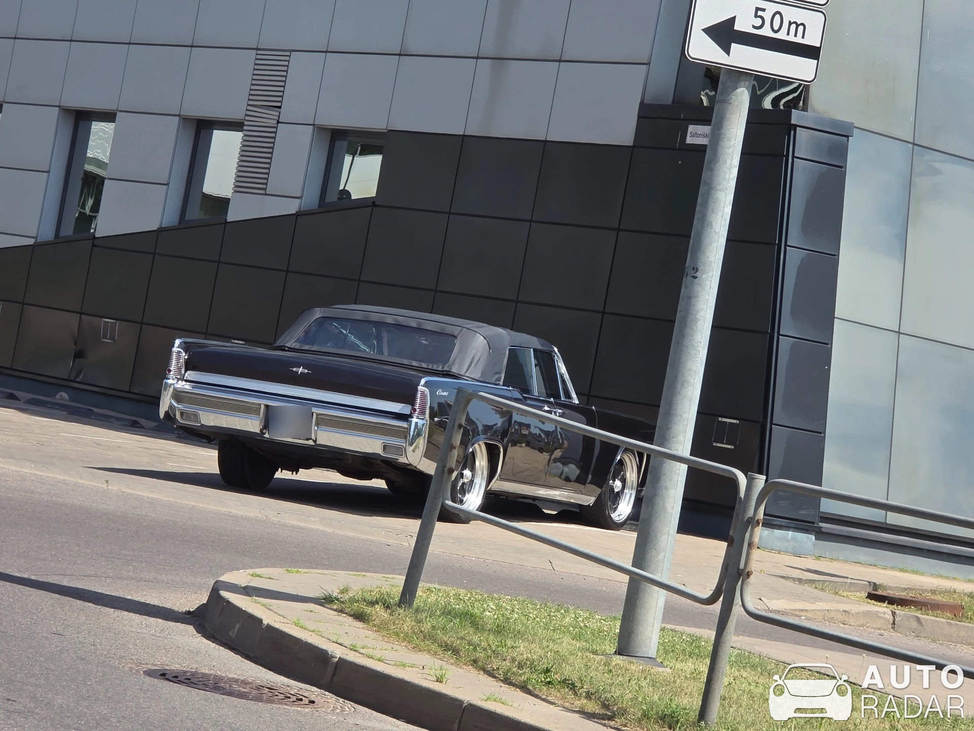 Lincoln Continental Mark V spotted in Vilnius